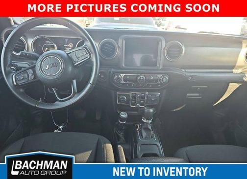 2022 Jeep Gladiator Sport