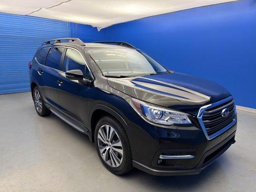 Crystal Black Silica 2022 Subaru Ascent Limited 8-Passenger