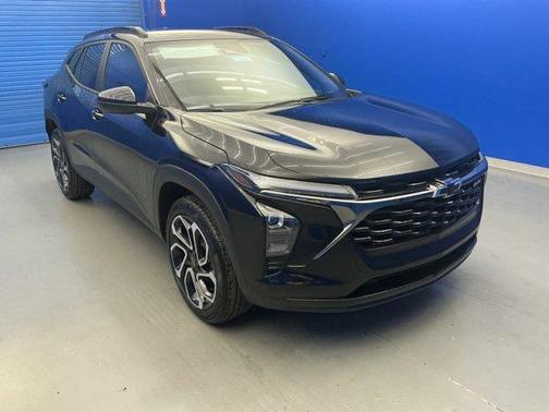 Mosaic Black Metallic 2026 Chevrolet Trax 2RS