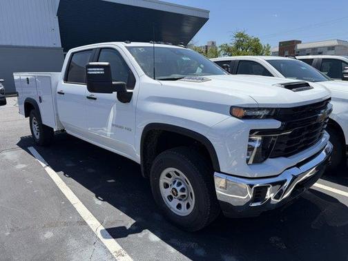 Summit White 2026 Chevrolet Silverado 3500 WT