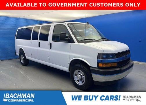 2025 Chevrolet Express 3500 LS