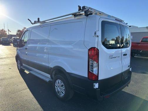 2022 Ford Transit-250 