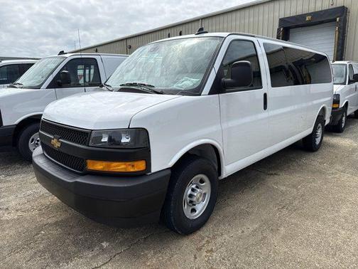 2025 Chevrolet Express 3500 LS