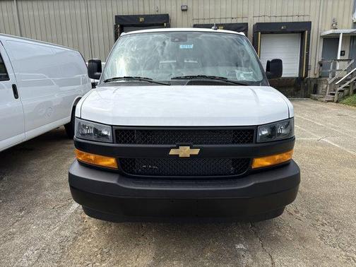 2025 Chevrolet Express 3500 LS