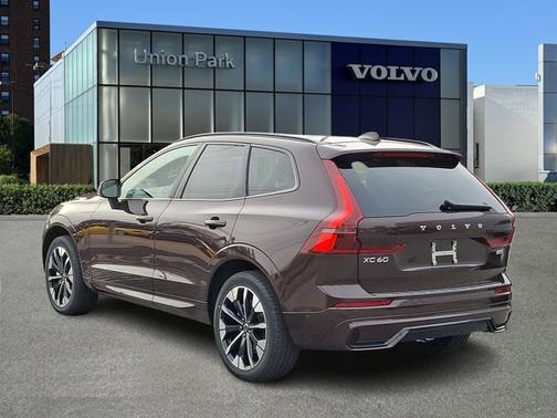2026 Volvo XC60 Plus