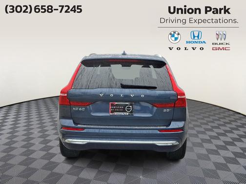 2023 Volvo XC60 Ultimate Bright Theme