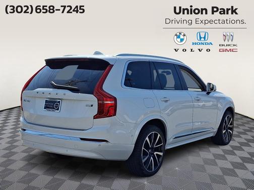 2023 Volvo XC90 Plus