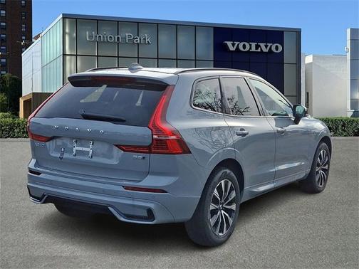 2025 Volvo XC60 Core