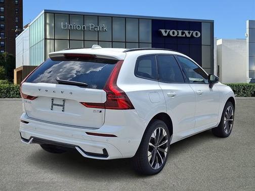 2026 Volvo XC60 Plus