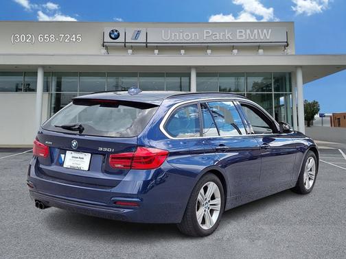 2017 BMW 330 i xDrive