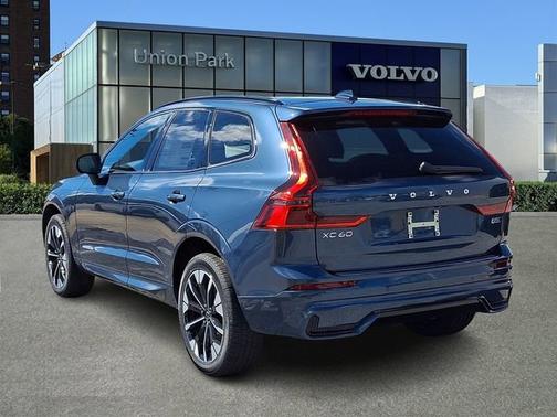 2026 Volvo XC60 Plus