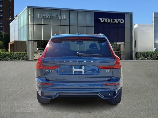 2026 Volvo XC60 Plus