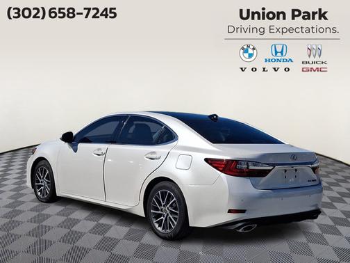 Eminent White Pearl - 085 2017 Lexus ES 350 Base