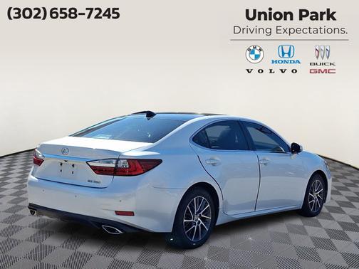 Eminent White Pearl - 085 2017 Lexus ES 350 Base