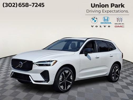 Crystal White Metallic 2026 Volvo XC60 Plus