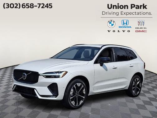 Crystal White Metallic 2026 Volvo XC60 Plus