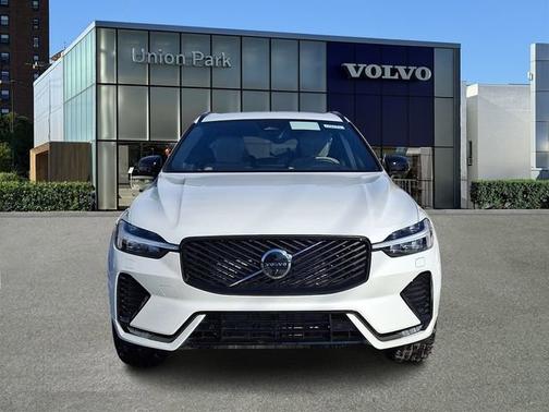 2026 Volvo XC60 Plus