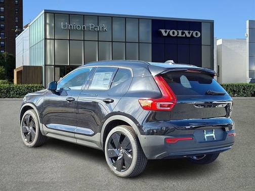 2026 Volvo XC40 Ultra Black Edition