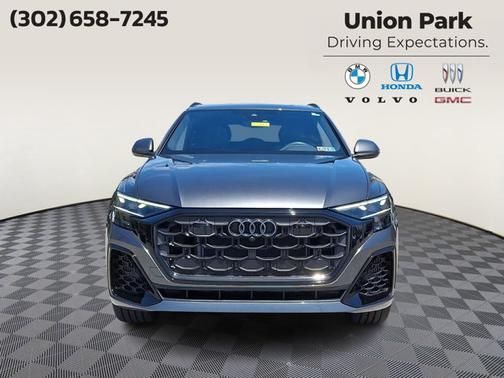 Daytona Gray Pearl Effect 2025 Audi Q8 Premium Plus