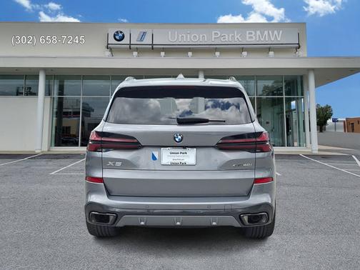 Skyscraper Grey Metallic 2024 BMW X5 xDrive40i