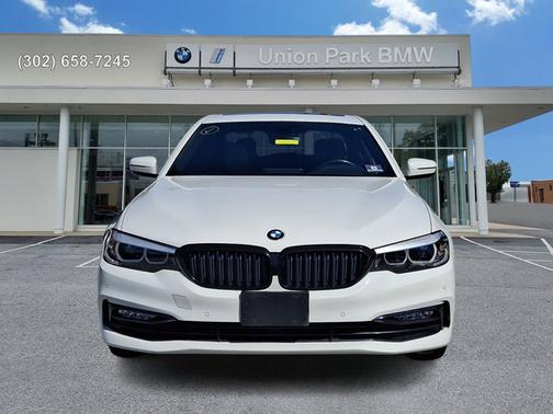 Alpine White 2018 BMW 530e xDrive iPerformance