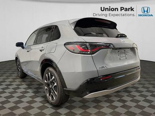 Urban Gray Pearl 2027 Honda HR-V EX-L