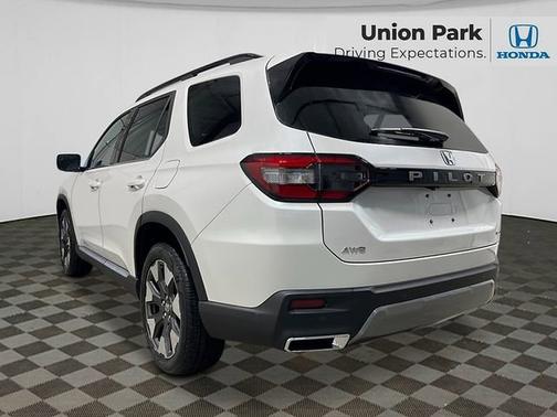 Platinum White Pearl 2026 Honda Pilot Touring