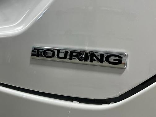 Platinum White Pearl 2026 Honda Pilot Touring