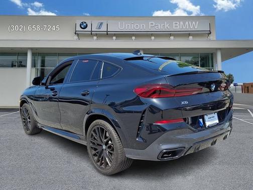 Black Sapphire Metallic 2022 BMW X6 M50i