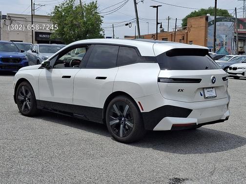 Mineral White Metallic 2023 BMW iX M60