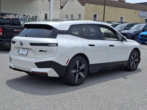 Mineral White Metallic 2023 BMW iX M60