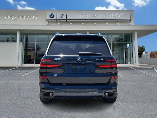 Black Sapphire Metallic 2027 BMW X7 xDrive40i