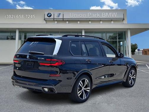 Black Sapphire Metallic 2027 BMW X7 xDrive40i