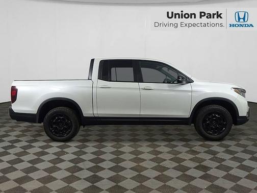 Platinum White Pearl 2026 Honda Ridgeline TrailSport+