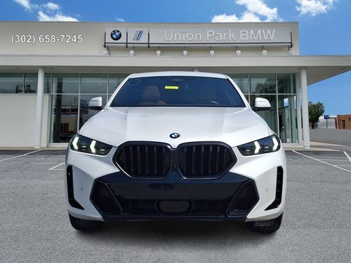 Mineral White Metallic 2024 BMW X6 xDrive40i