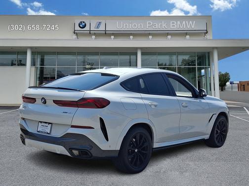 Mineral White Metallic 2024 BMW X6 xDrive40i