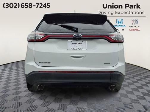 Oxford White 2018 Ford Edge SE