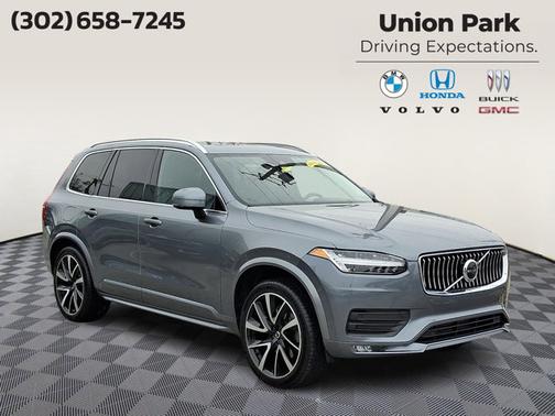2020 Volvo XC90 T6 Momentum