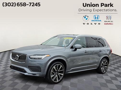 2020 Volvo XC90 T6 Momentum