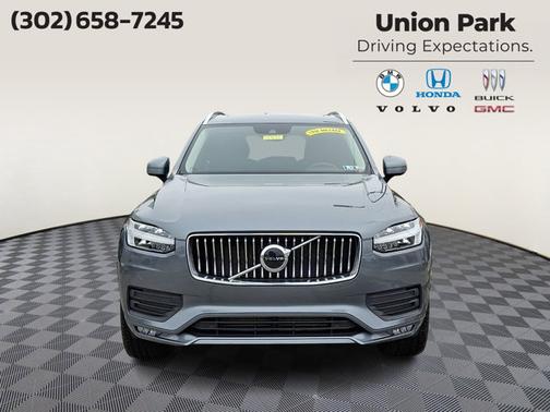 2020 Volvo XC90 T6 Momentum