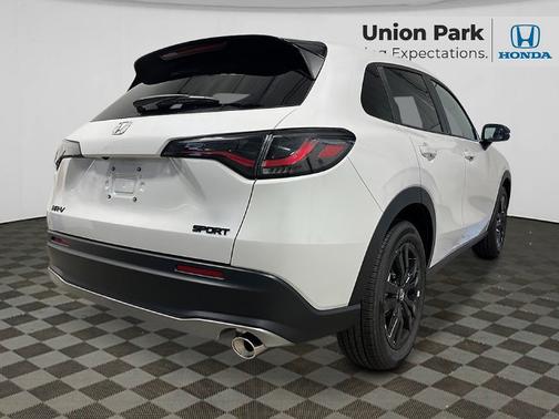 Platinum White Pearl 2027 Honda HR-V Sport