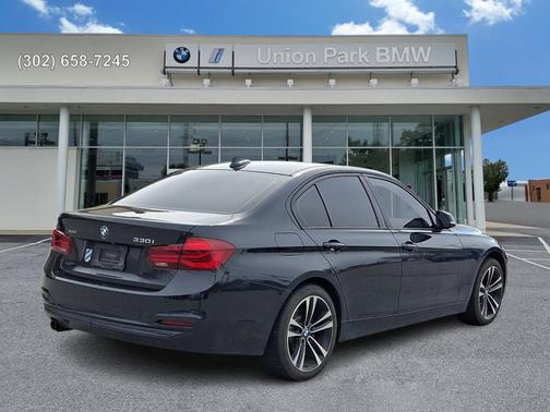 2018 BMW 330 i xDrive