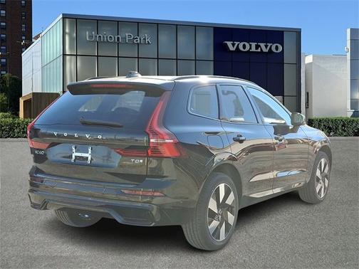 2025 Volvo XC60 Plug-In Hybrid Plus