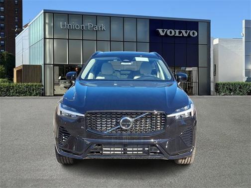 2025 Volvo XC60 Plug-In Hybrid Plus