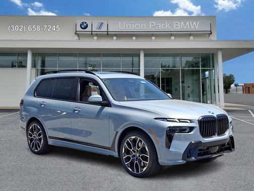 Brooklyn Grey Metallic 2027 BMW X7 xDrive40i