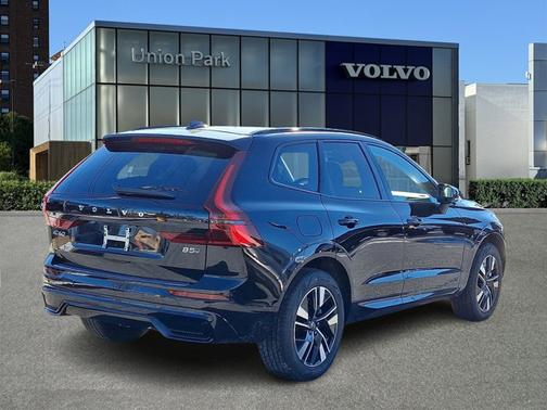 2026 Volvo XC60 Core