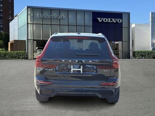 2026 Volvo XC60 Core