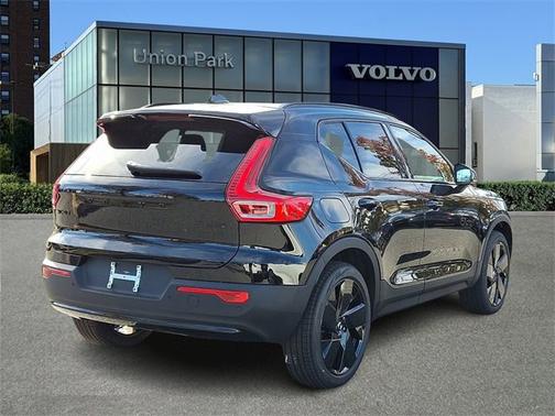 2026 Volvo XC40 Ultra Black Edition