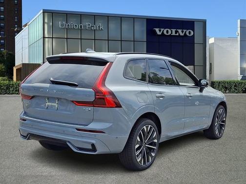 Vapour Grey Metallic 2026 Volvo XC60 Plug-In Hybrid Ultra
