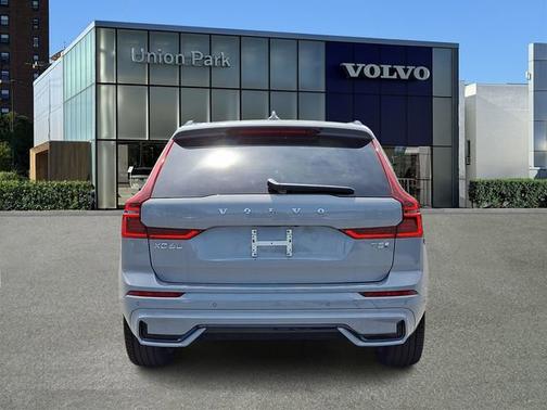 Vapour Grey Metallic 2026 Volvo XC60 Plug-In Hybrid Ultra